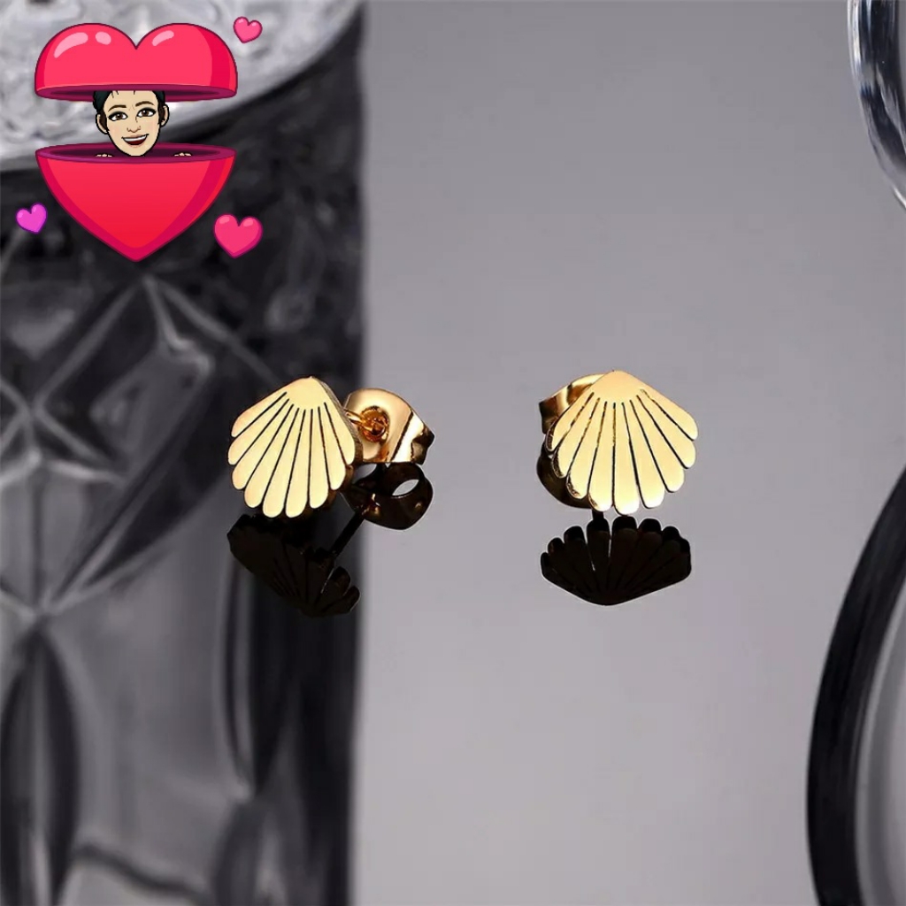Gold Seashell Stud Earrings 13$